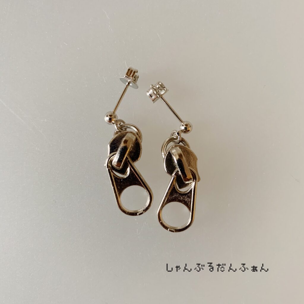ジッパーのピアス