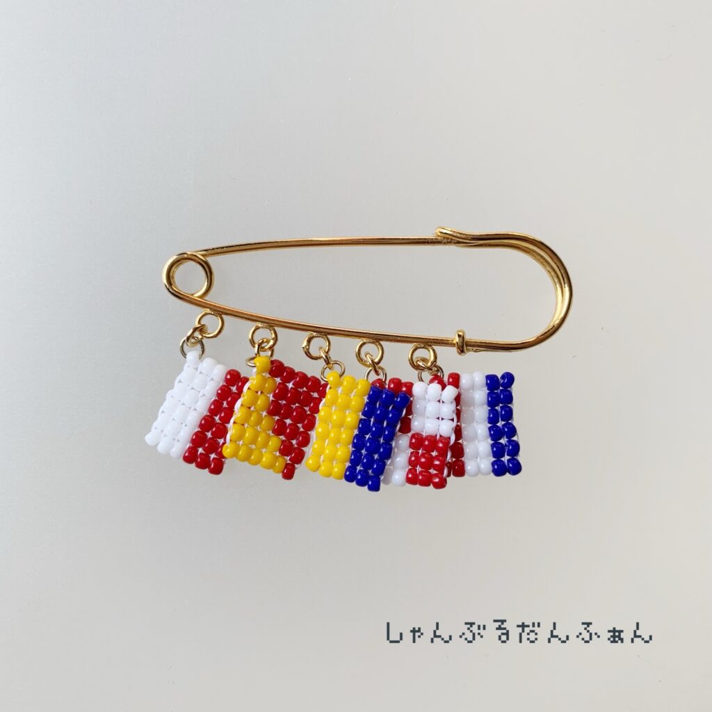 コクリコ坂からの旗信号風ブローチ
