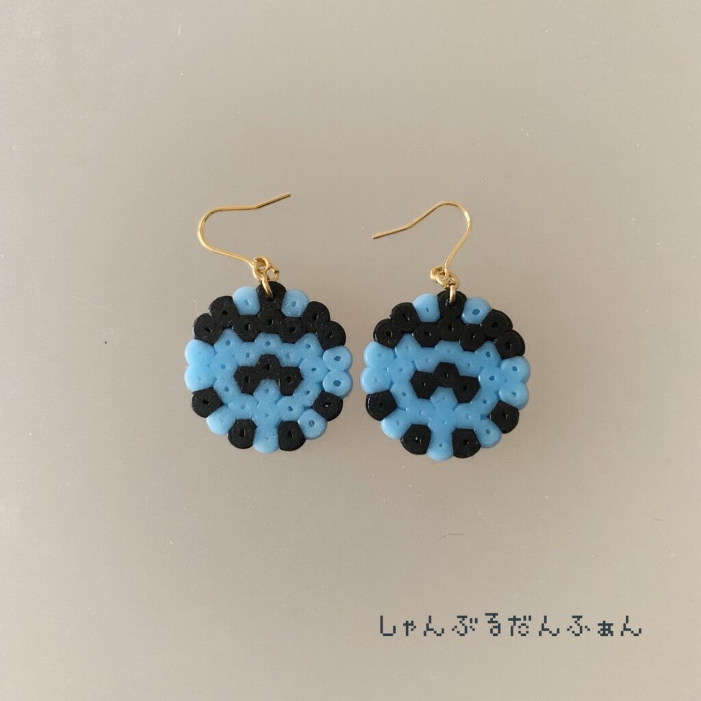 ジョルノ・ジョバァーナ風青いテントウ虫のピアス