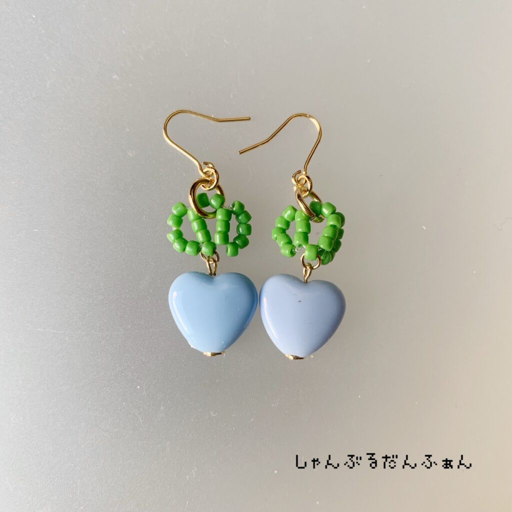 ナゾノクサ風ピアス