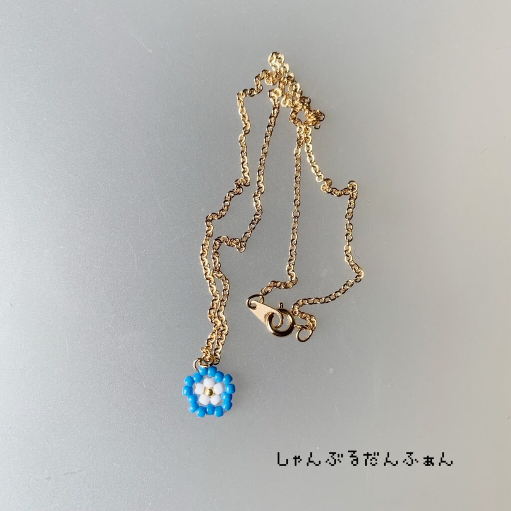 ビーズで作るネモフィラのネックレス