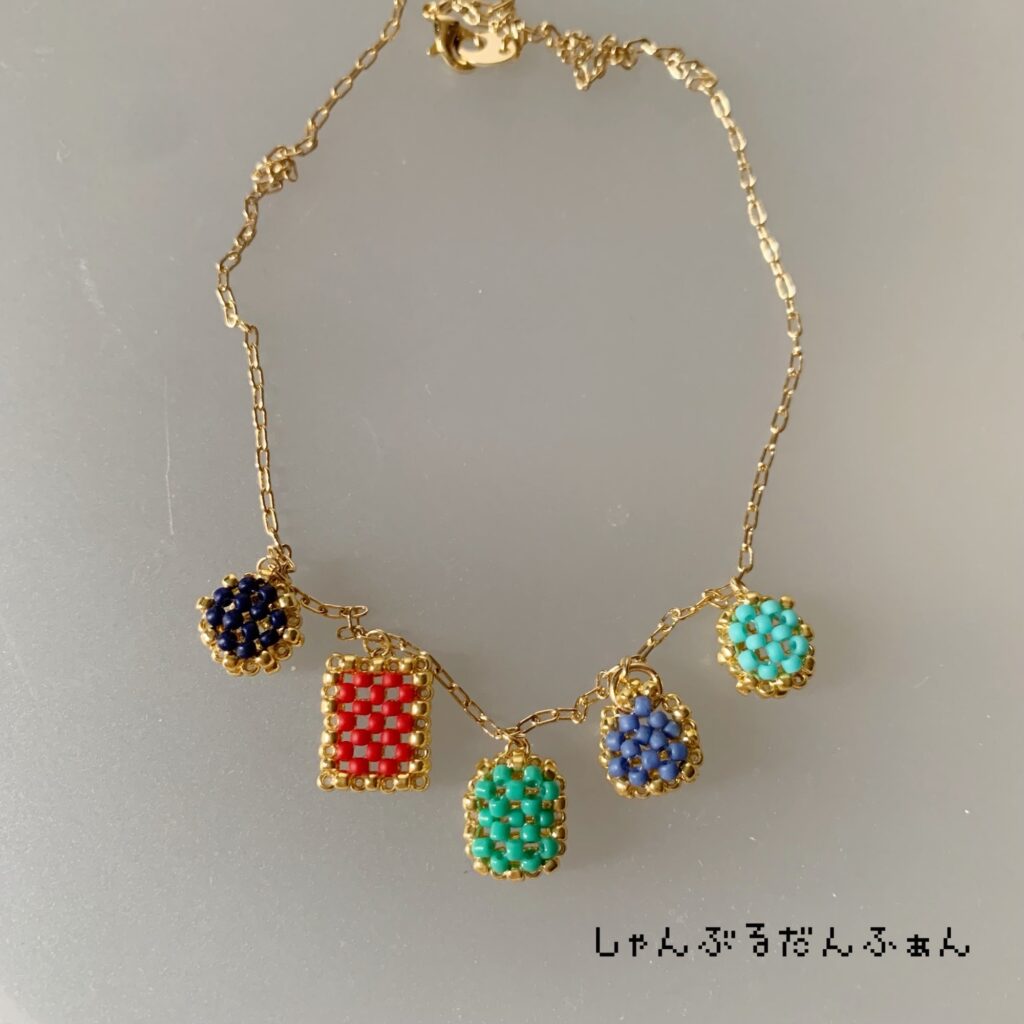 宝石ネックレス