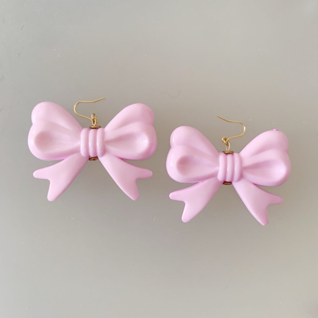 リボンピアス