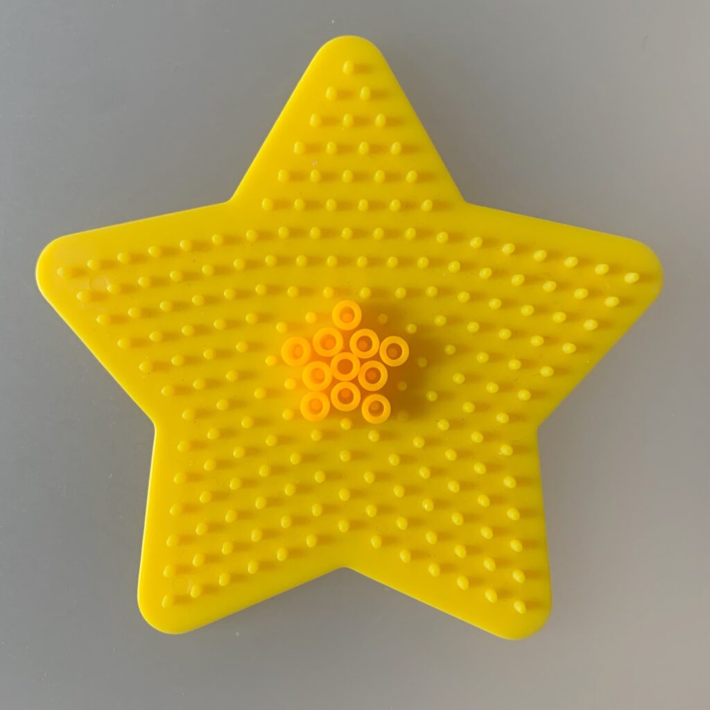 アイロンビーズ星型で作れる星のモチーフ（最小）