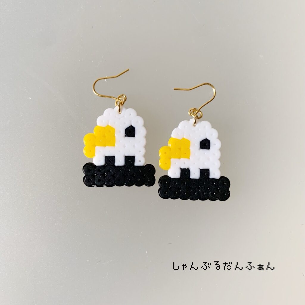 タカのピアス